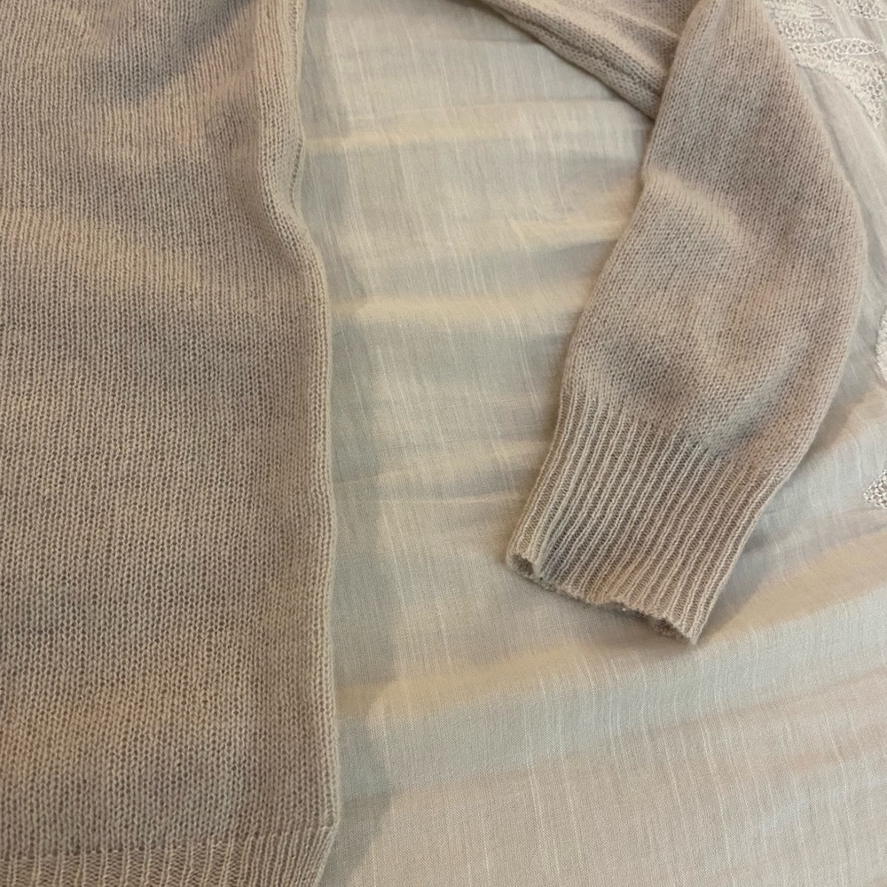 Ami Dans La Rue Cashmere Sweater (SW2) - Picture 6 of 7